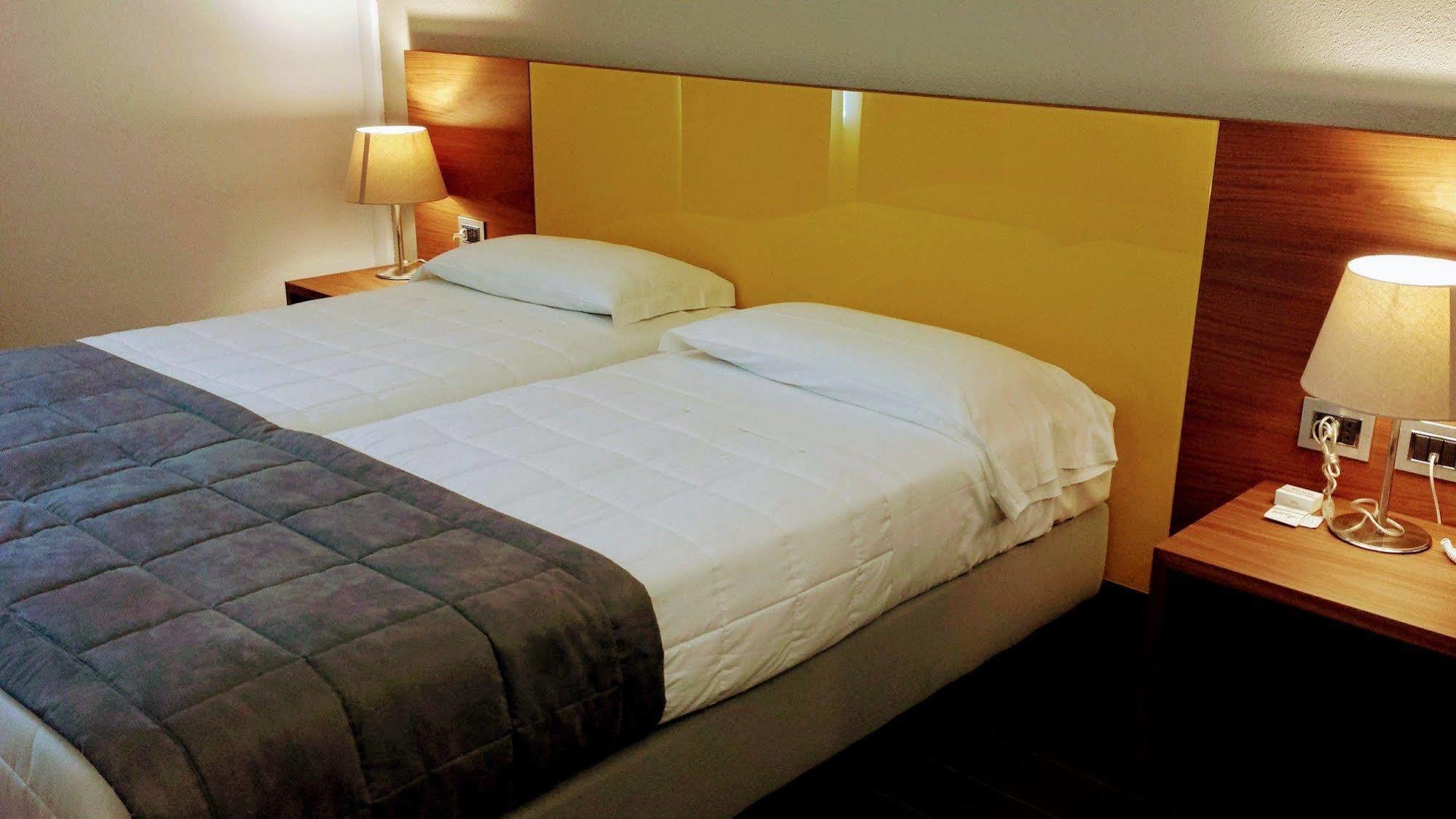 Hotel Sandalia Nuoro  Bagian luar foto