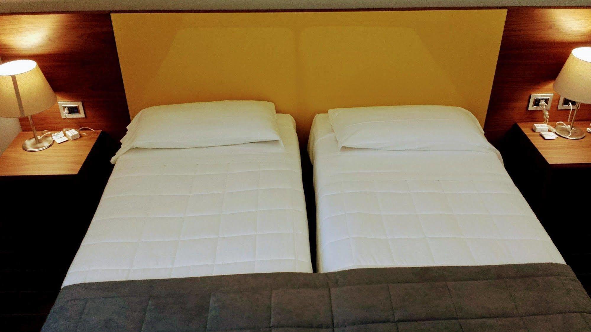 Hotel Sandalia Nuoro  Bagian luar foto