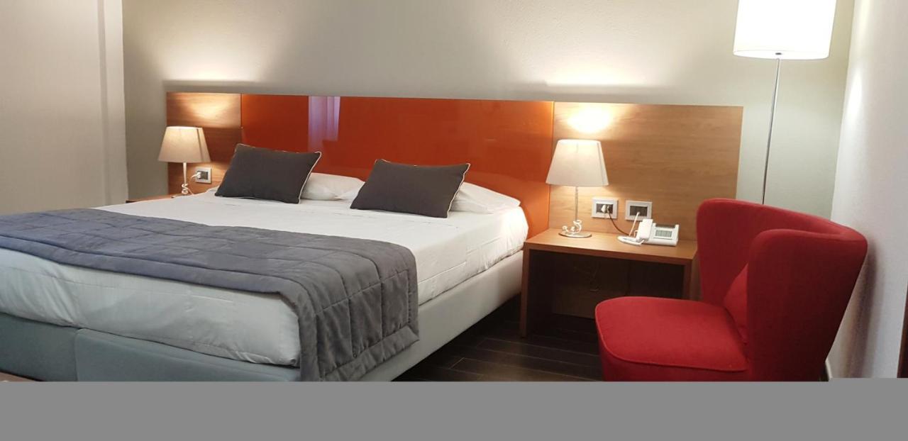 Hotel Sandalia Nuoro  Bagian luar foto